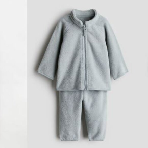 (4/$20) H&M - Soft Gray Kids Matching Set - Picture 1 of 10